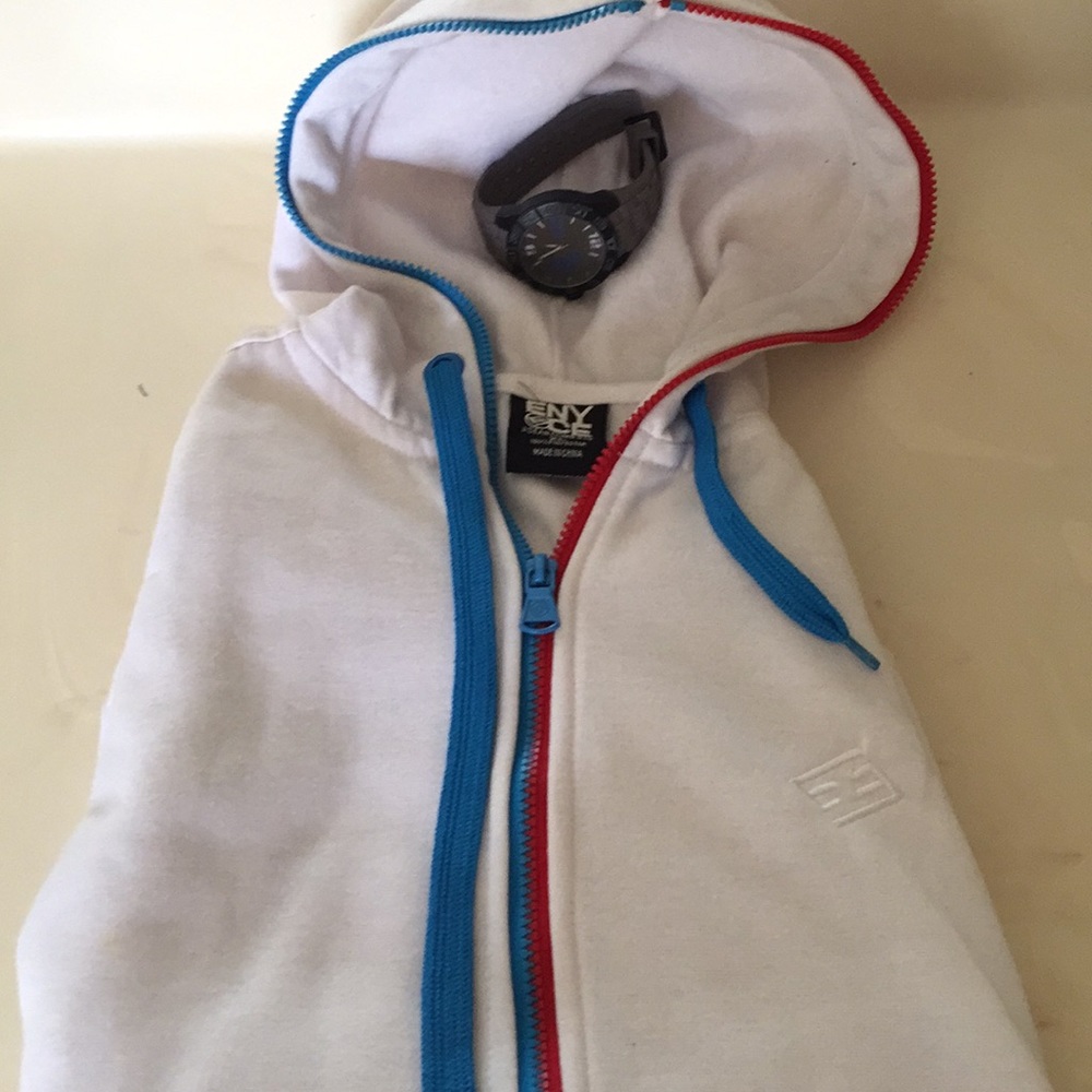New enyce sweater zipper pulls all the way up